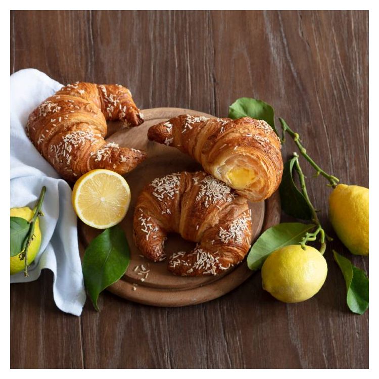 Curved filled croissant with "Sicilian lemon" cream