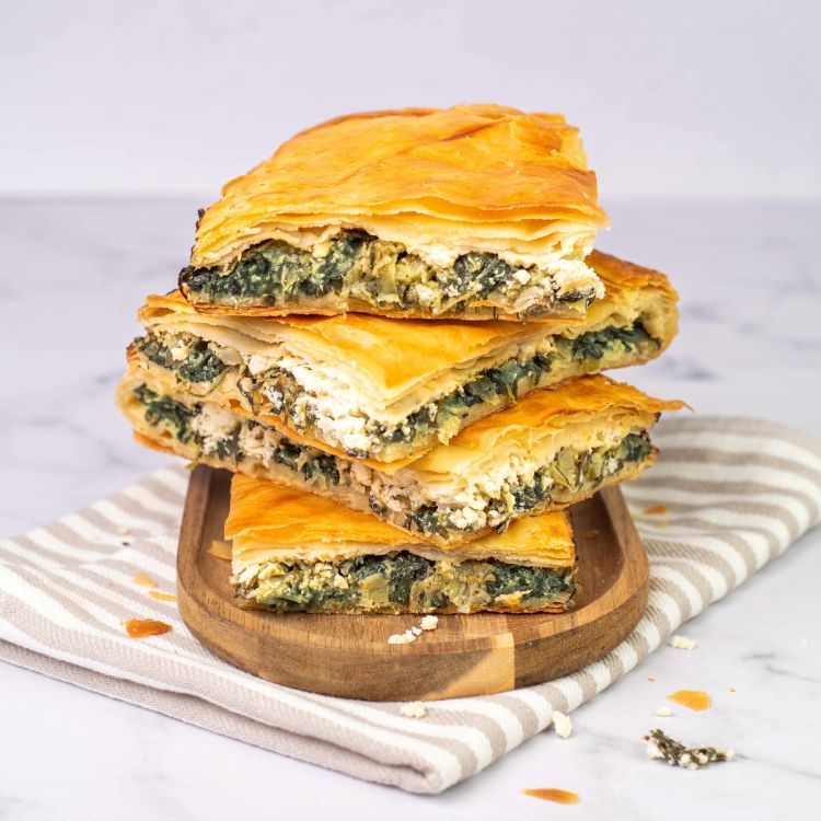 Χωριάτικη σπανακοτυρόπιτα ταψί 