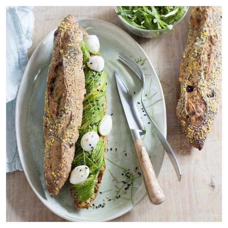 Halve baguette wit superfood  met spelt-chia-cranberry