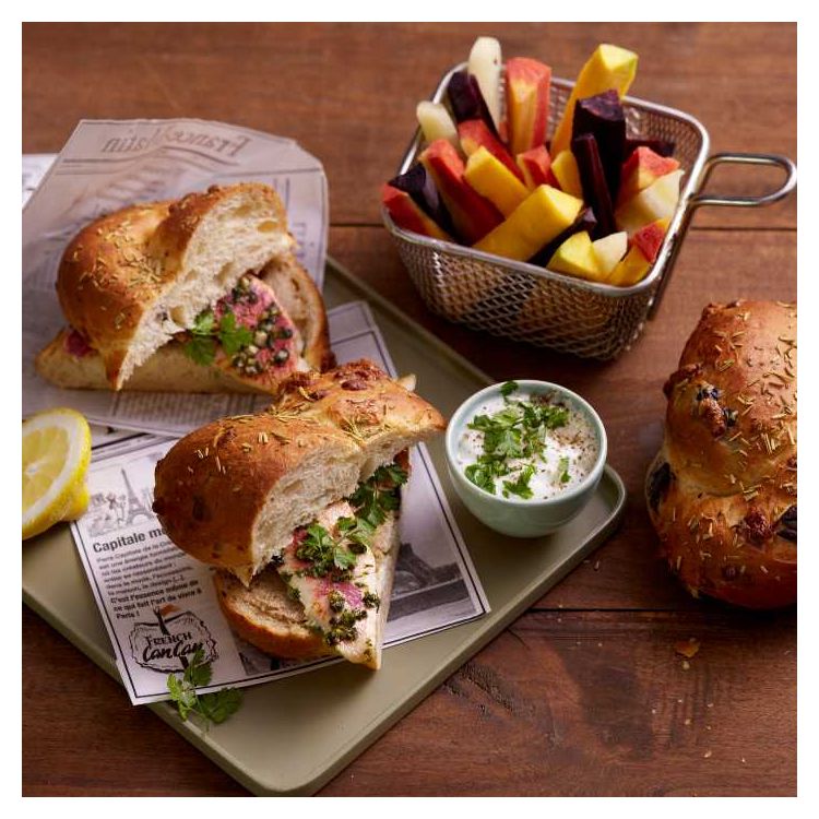 BRIOCHE MIT ROTBARBENFILET