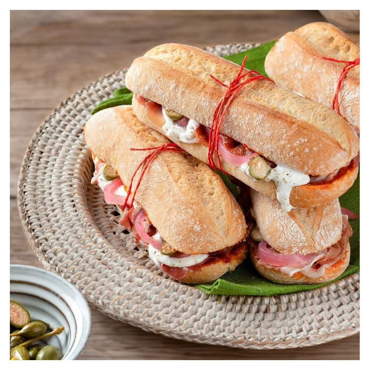 CIABATTINA PESTO DE TOMATES SÉCHÉES ET JAMBON BURRATA