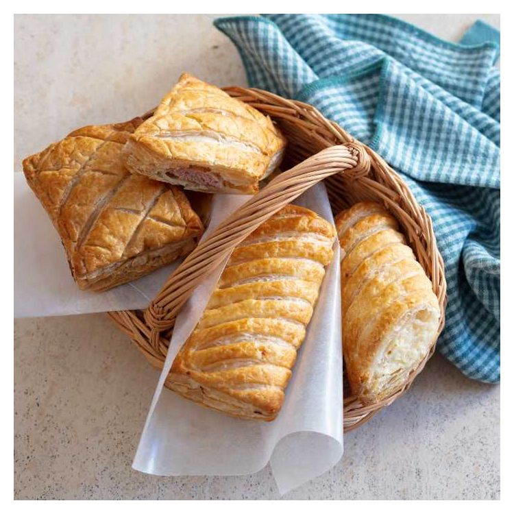 Cheese puff pastry