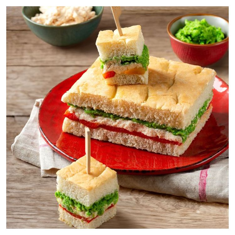 TRAMEZZINO, SALMON, PEAS AND PEPPERONI