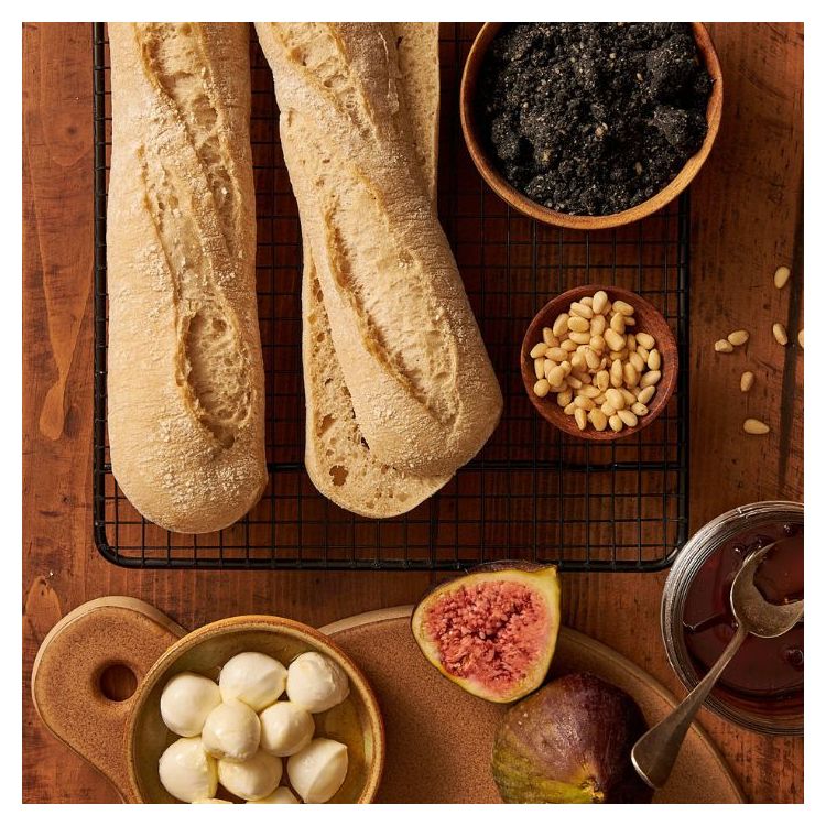 FIG AND MOZZARELLA HALF-BAGUETTE