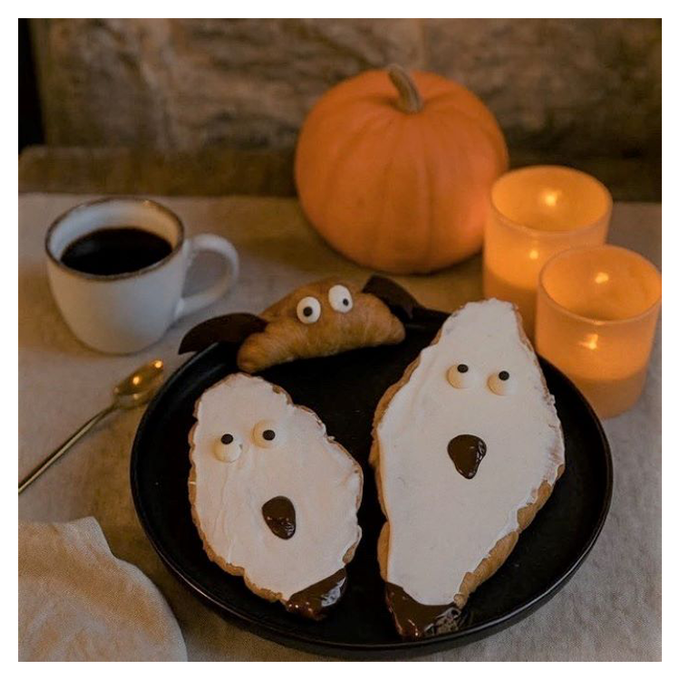 FLAT CROISSANT-SPÖKEN