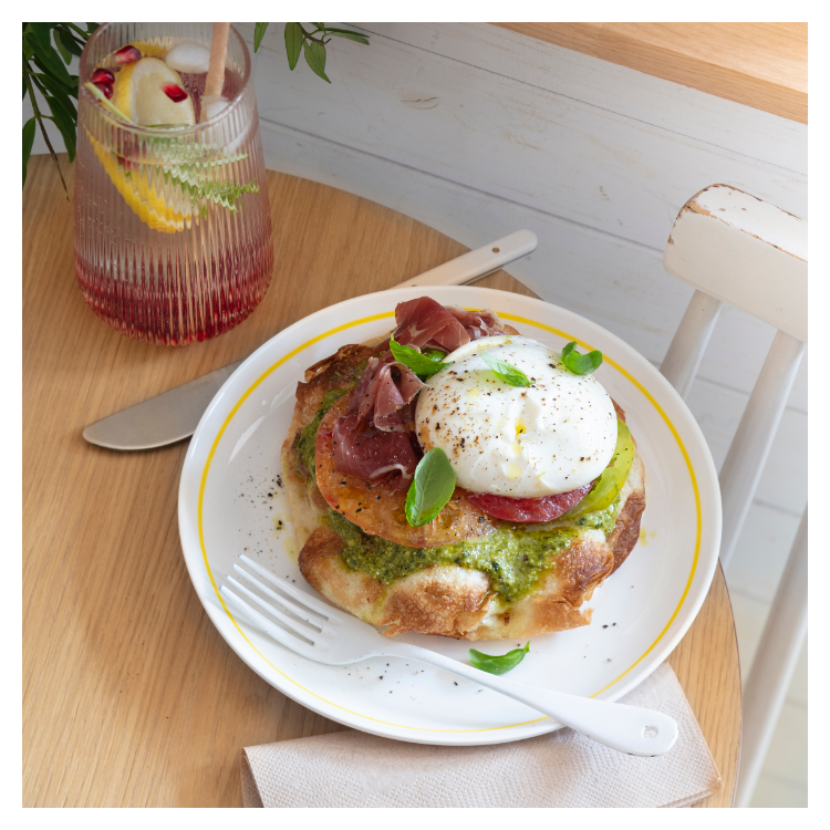 PINSA TONDA MED PESTO, BURRATA & PROSCIUTTO 